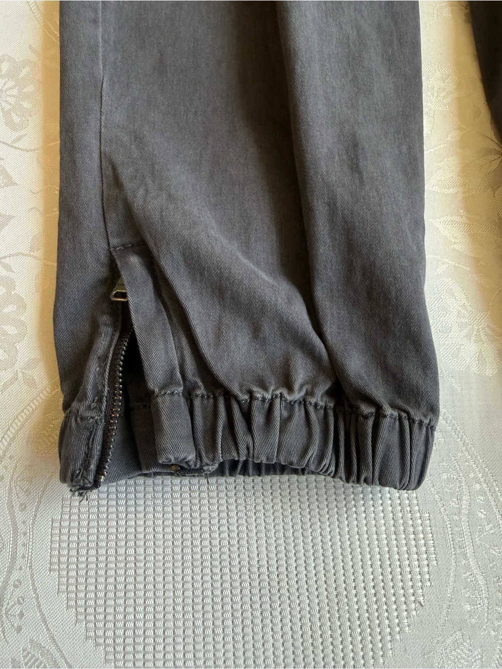 Express Cargo Stretchy Pants Charcoal Gray Ankle High-Rise Women’s Size 6R - Picture 10 of 16